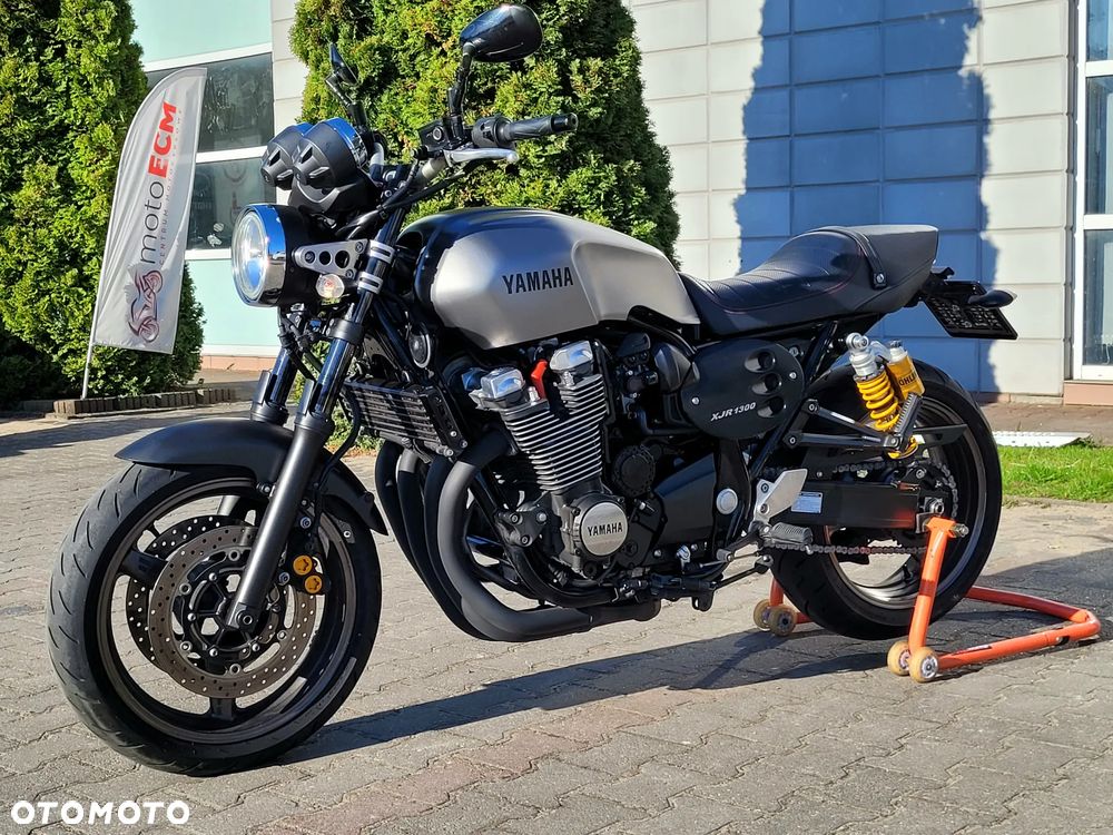 Yamaha XJR - 12