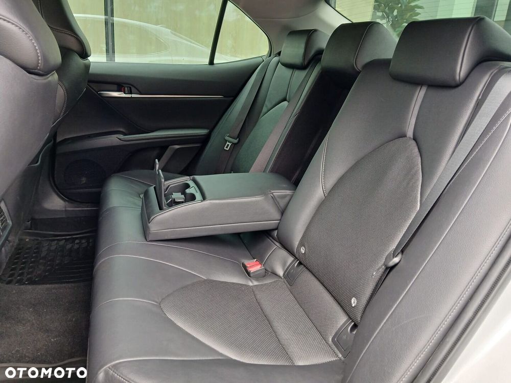 Toyota Camry - 7