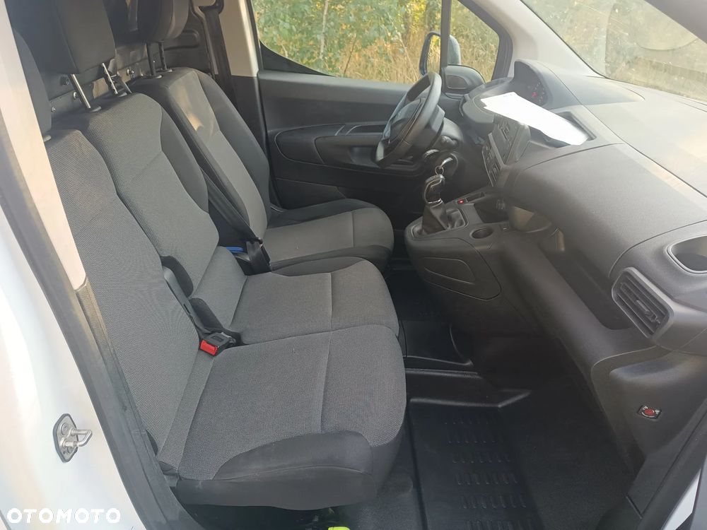 Peugeot partner L2 długi klima 77tys km HDi maxi 3osobowy bagaznik - 7