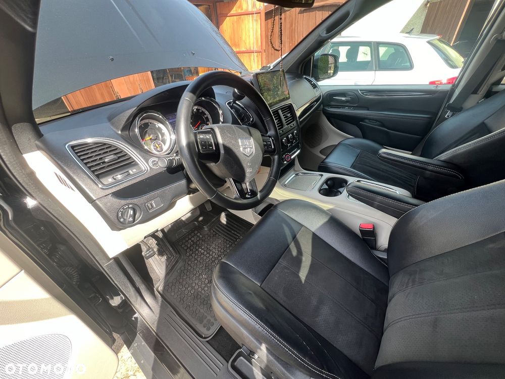 Dodge Grand Caravan 3.6 R/T - 7