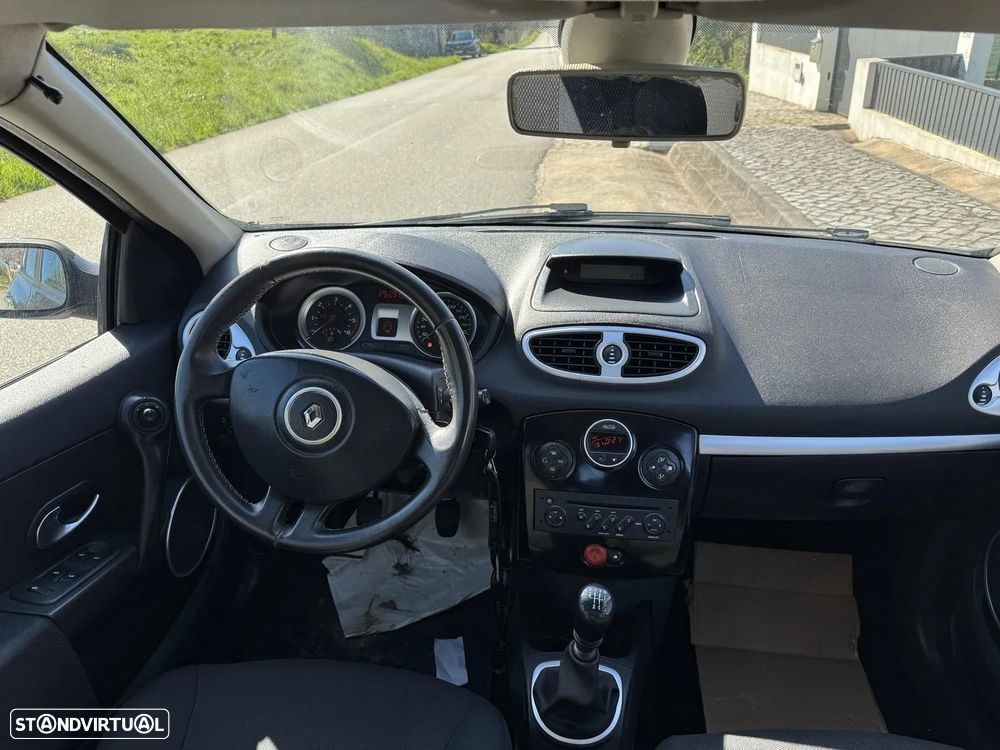 Renault Clio 2007 photo 4