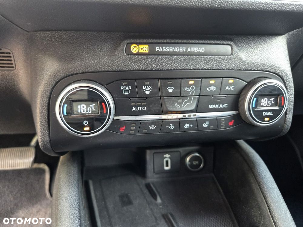 Ford Focus 1.5 EcoBlue Start-Stopp-System ST-LINE - 24