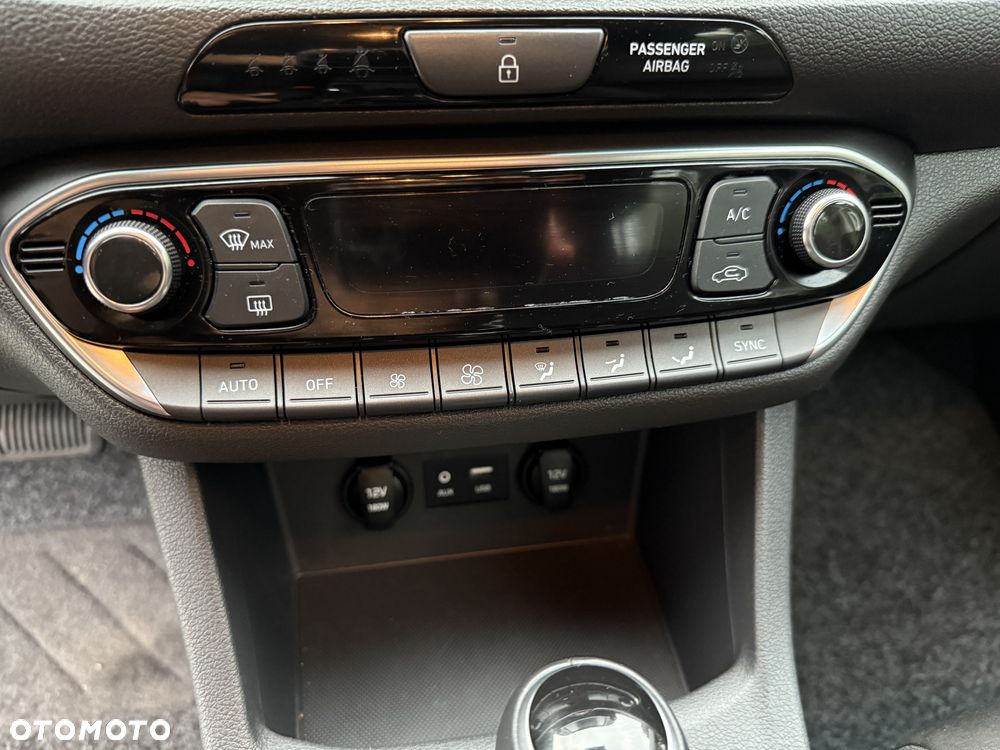 Hyundai i30 1.4 T-GDI DCT YES!+ - 28