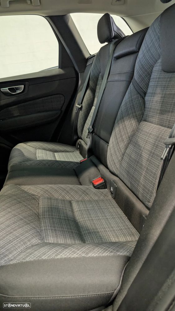 Volvo XC 60 2.0 T6 PHEV Core AWD - 15