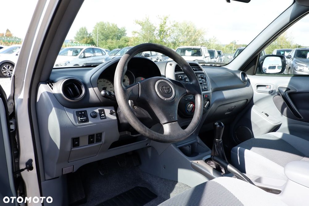 Toyota RAV4 D-4D 4x4 - 21