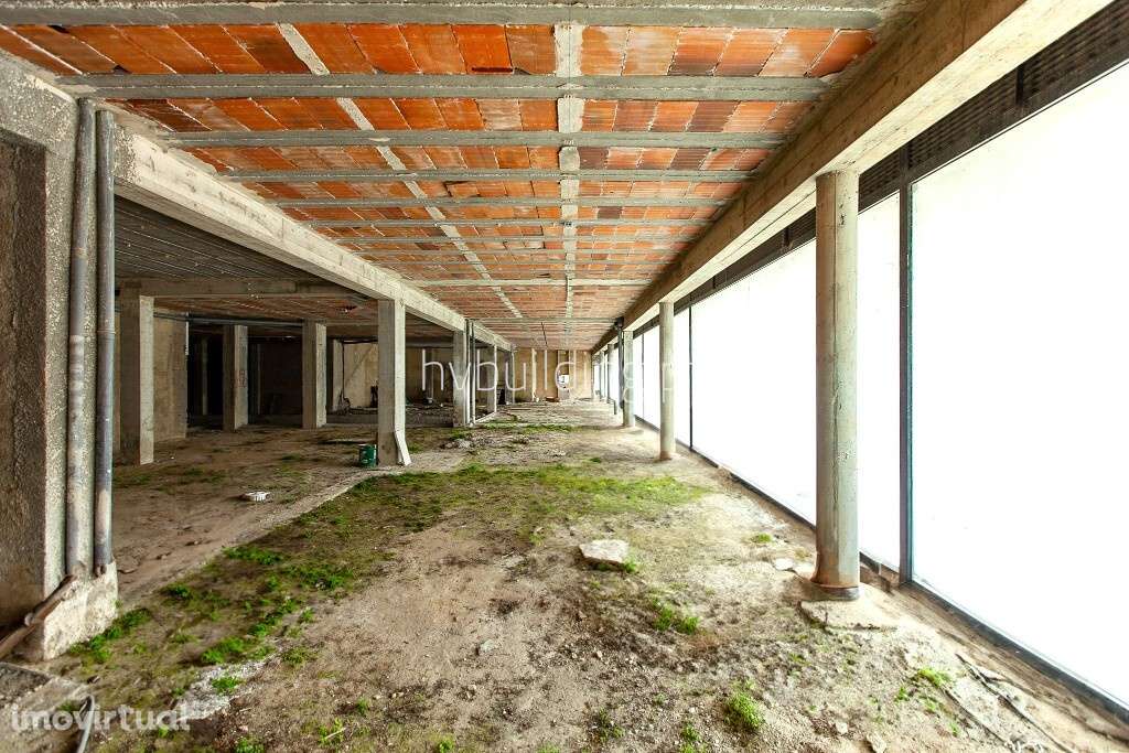 Espaço comercial (com piscina interior), em Abade Neiva, Barcelos - Grande imagem: 3/11