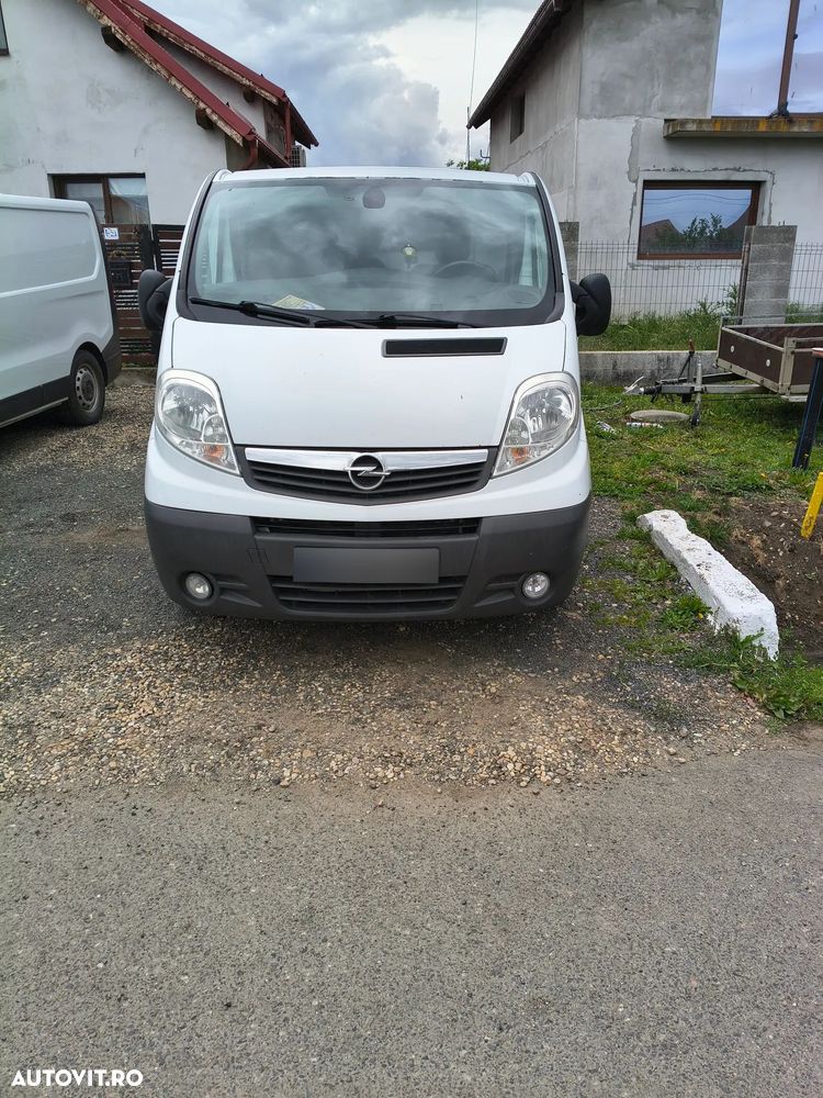 Opel Vivaro - 1