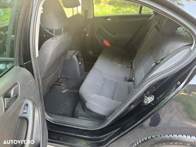Volkswagen Jetta 1.6 TDI DPF Comfortline - 28