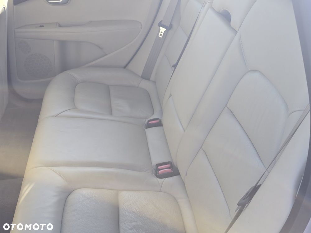 Volvo V70 D4 Summum - 8