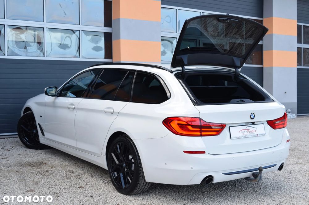 BMW Seria 5 525d Sport Line - 17