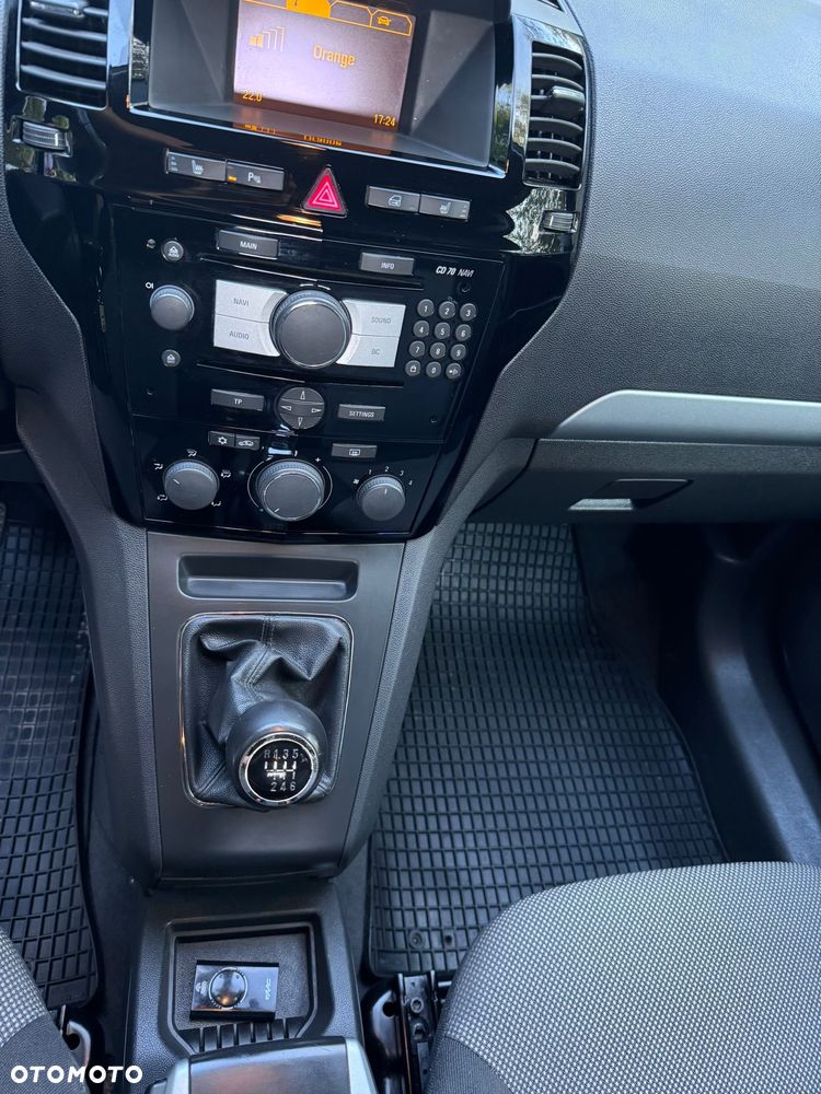 Opel Zafira - 10