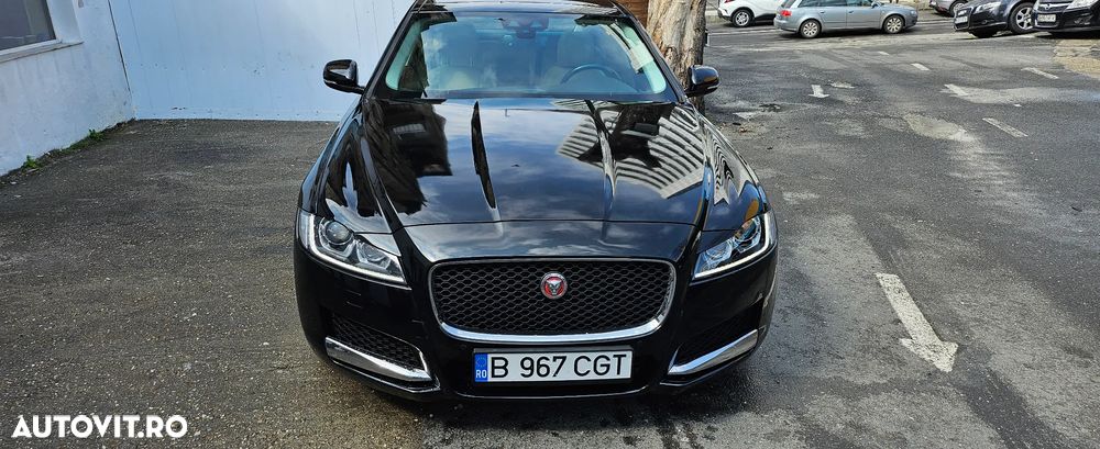 Jaguar XF 20d RWD Prestige - 9