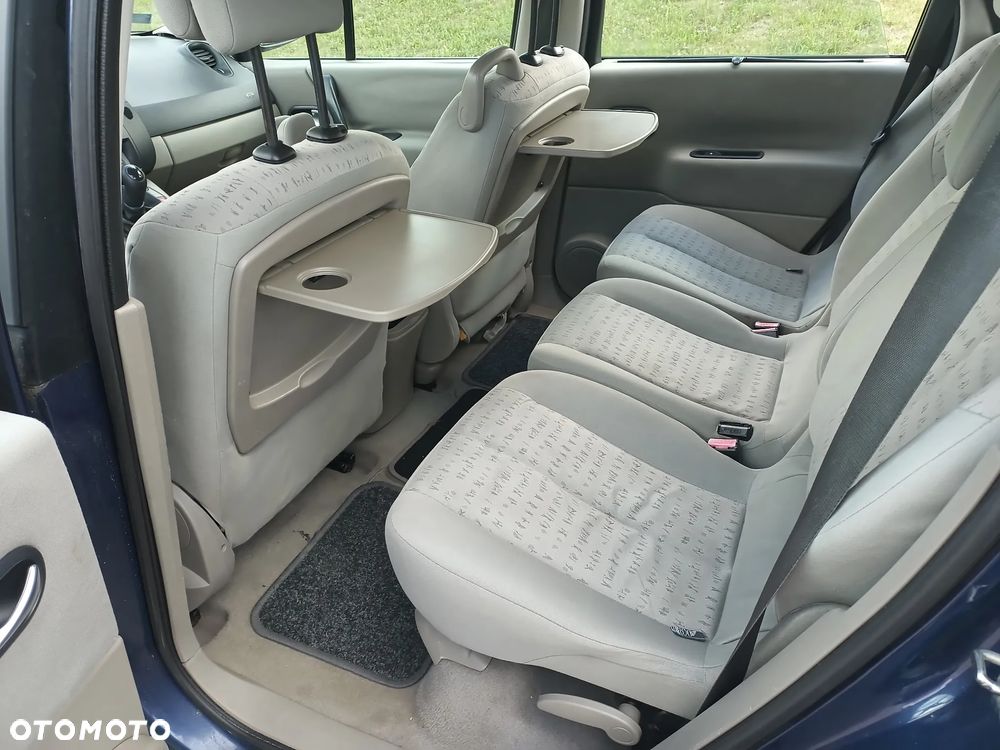 Renault Grand Scenic - 19