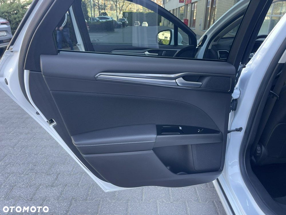 Ford Mondeo - 23