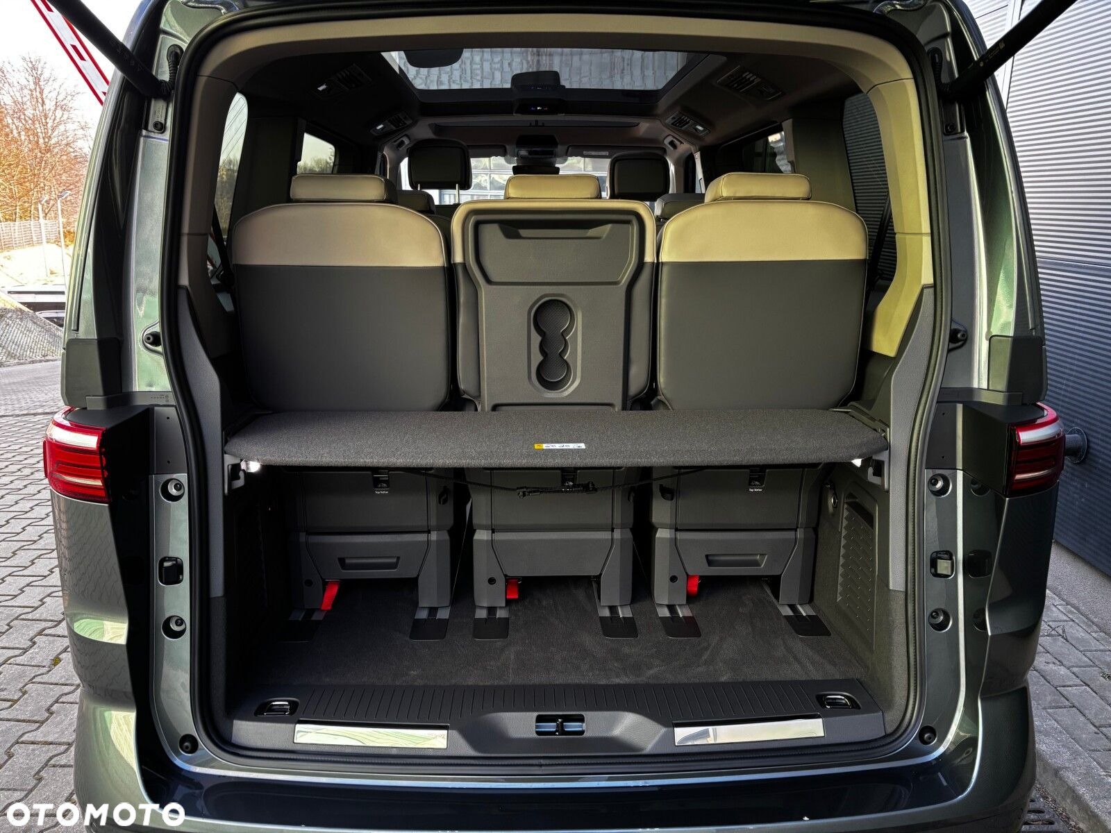 Volkswagen Multivan - 21