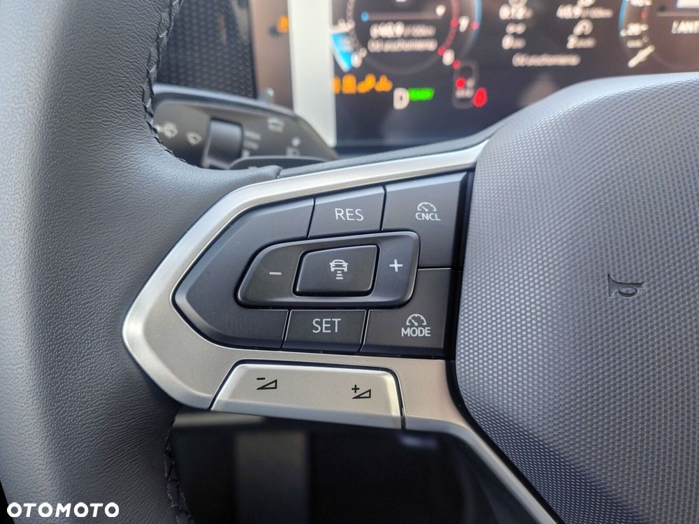 Volkswagen Tiguan - 38