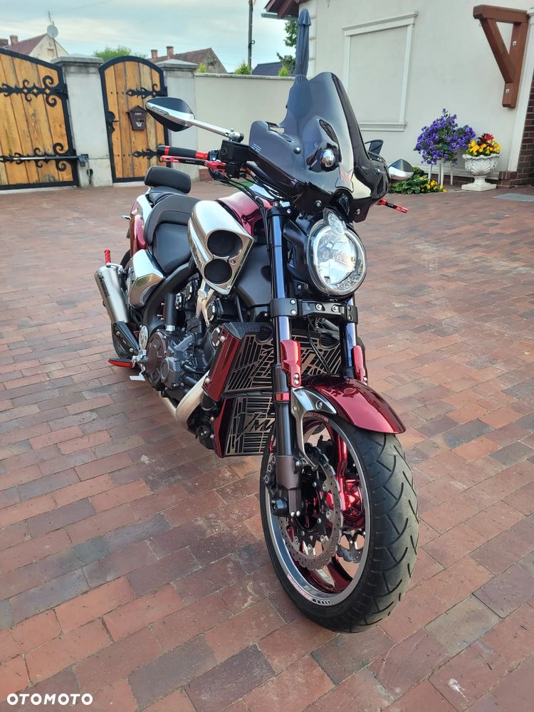 Yamaha V-MAX - 1