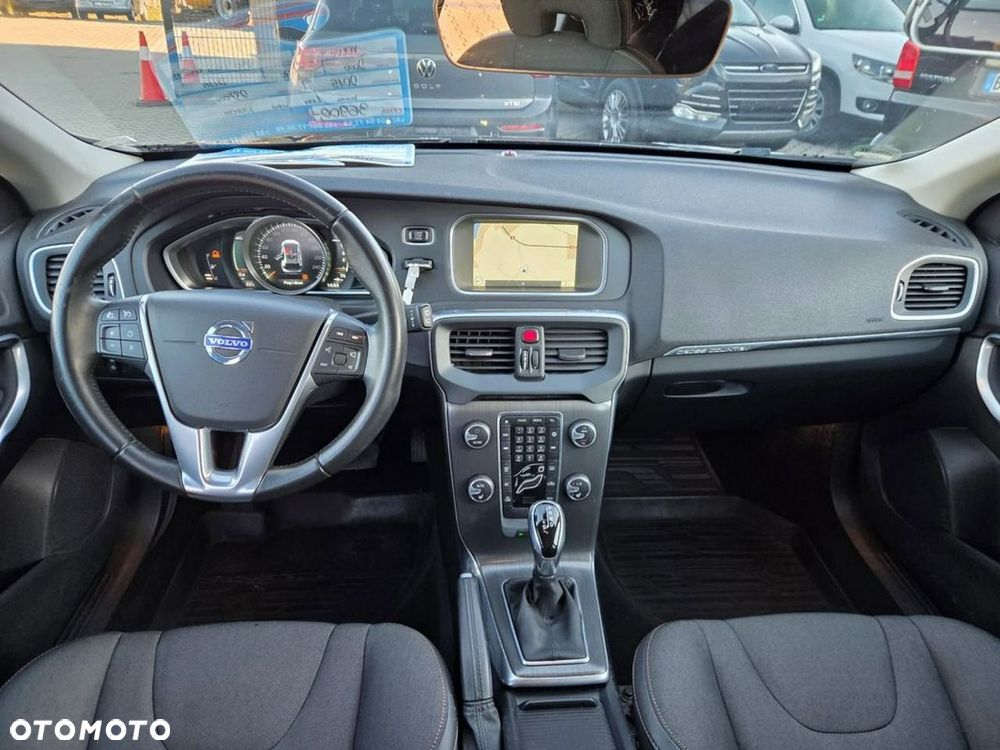 Volvo V40 Cross Country - 9