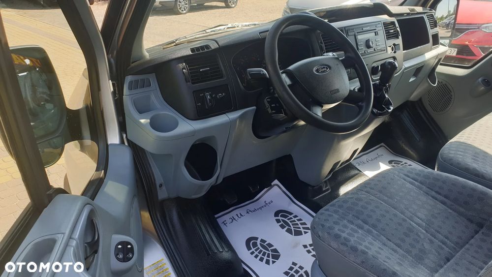 Ford Transit - 13