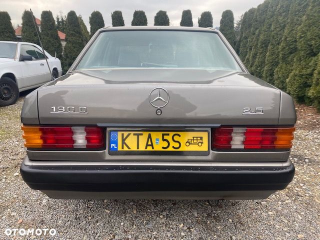 Mercedes-Benz W201 (190) - 12