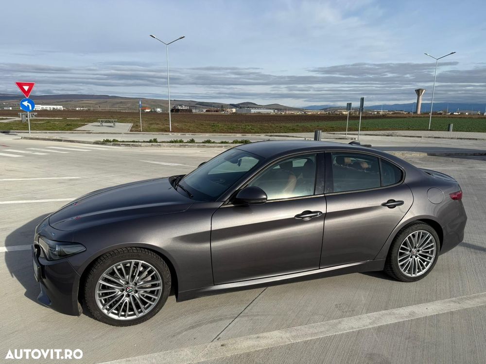 Alfa Romeo Giulia 2.2 Diesel AT8 Advanced Efficiency - 4