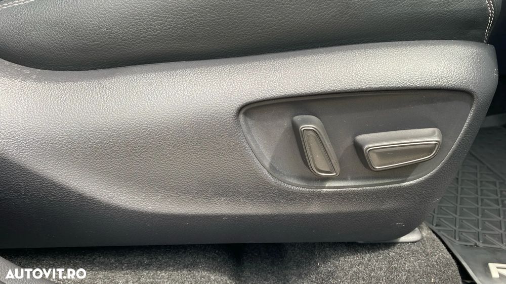 Toyota RAV4 2.5 VVT-iE 4x4 Luxury Premium - 24