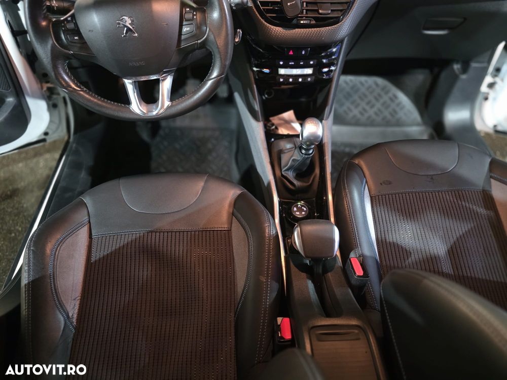 Peugeot 2008 - 9