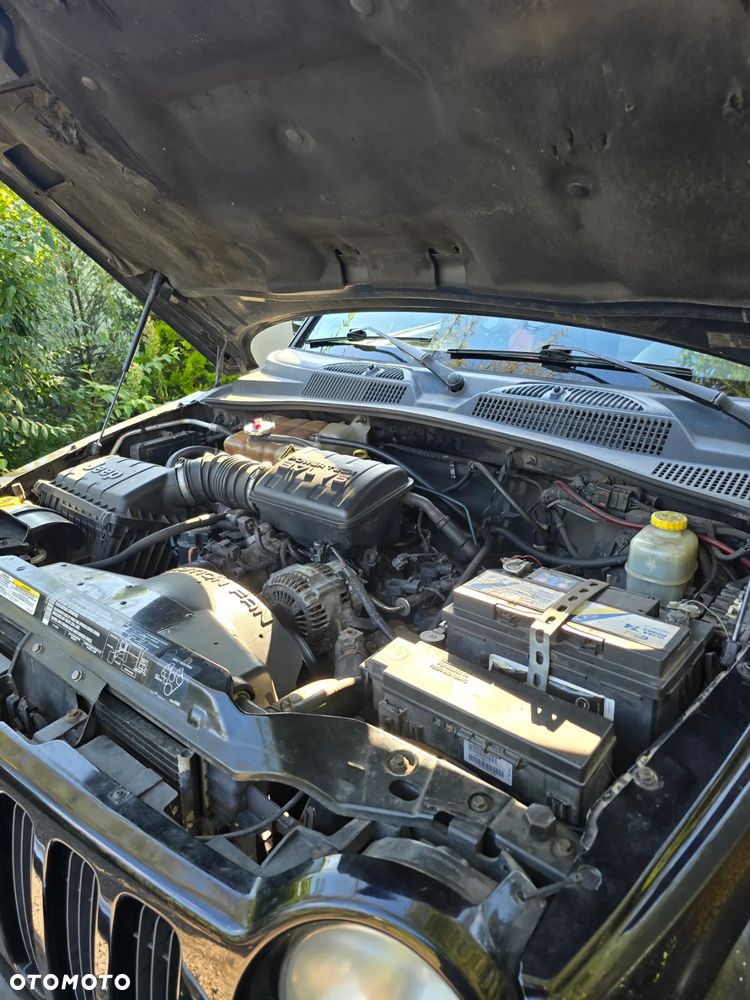 Jeep Cherokee 3.7L Limited - 24