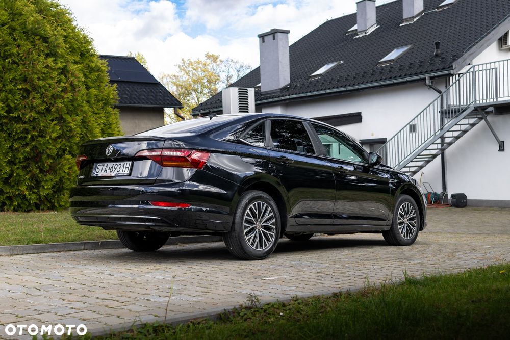 Volkswagen Jetta - 6