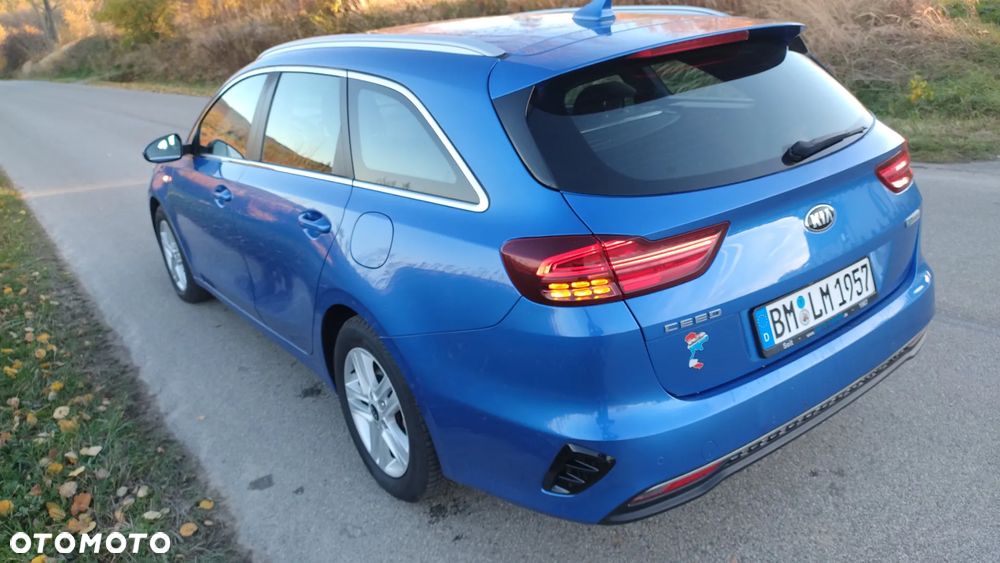 Kia Ceed SW 1.6 CRDi DCT Platinum Edition - 24