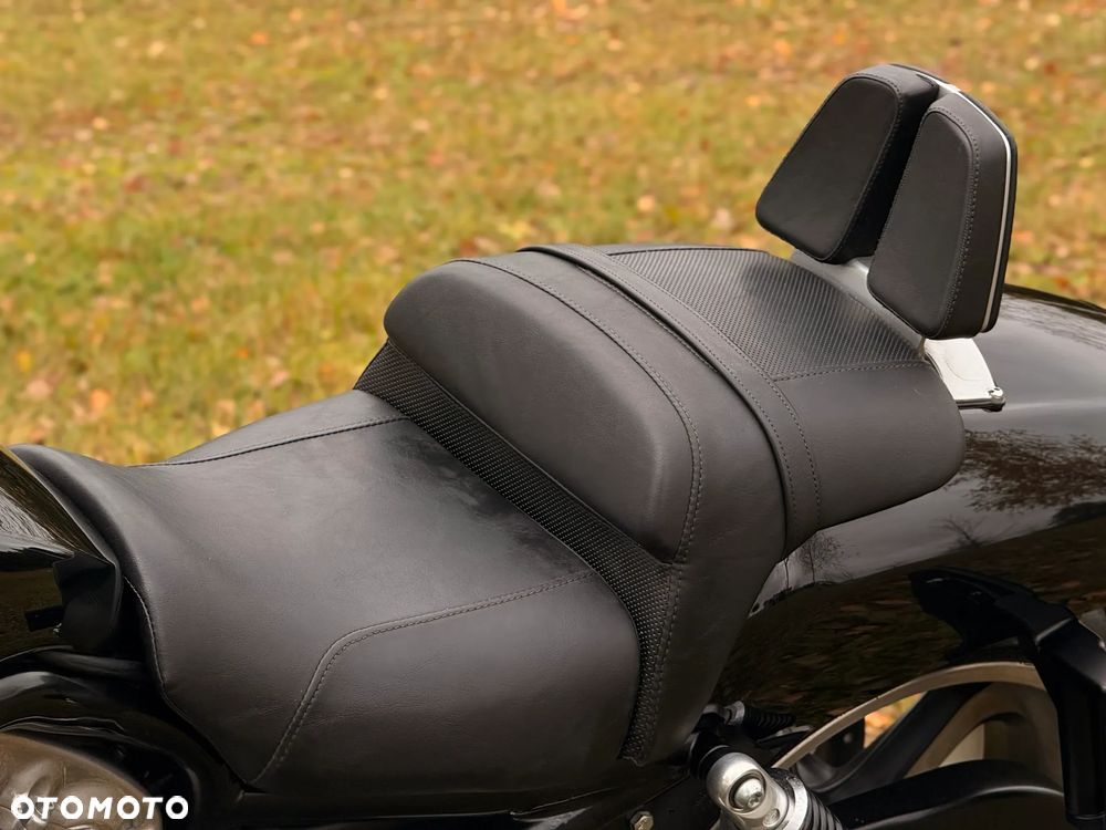 Harley-Davidson V-Rod Muscle - 32