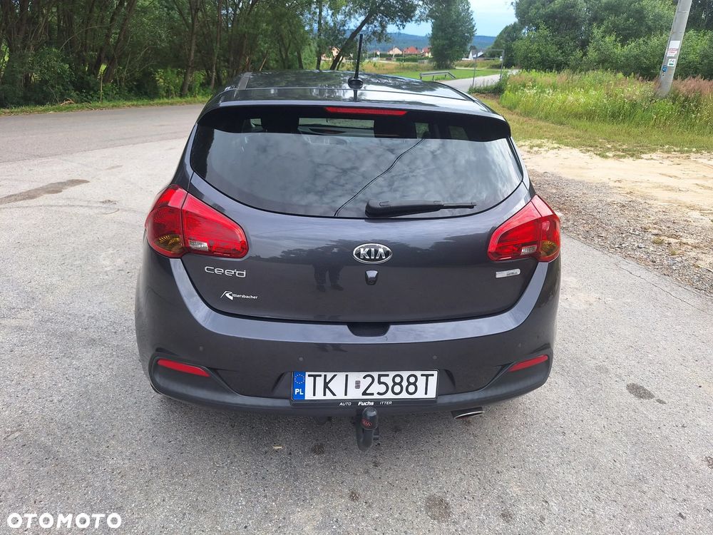 Kia Ceed - 11