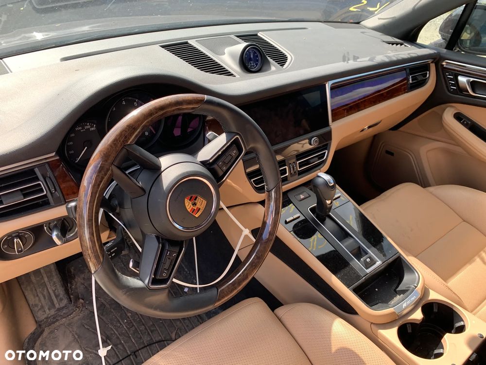 Porsche Macan T PDK - 12