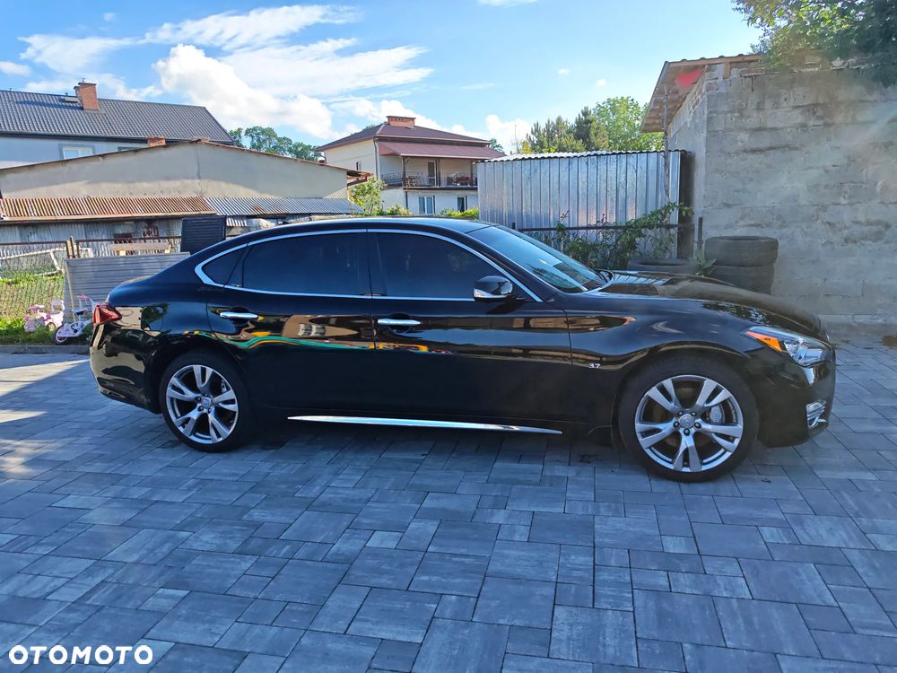 Infiniti Q70 - 4