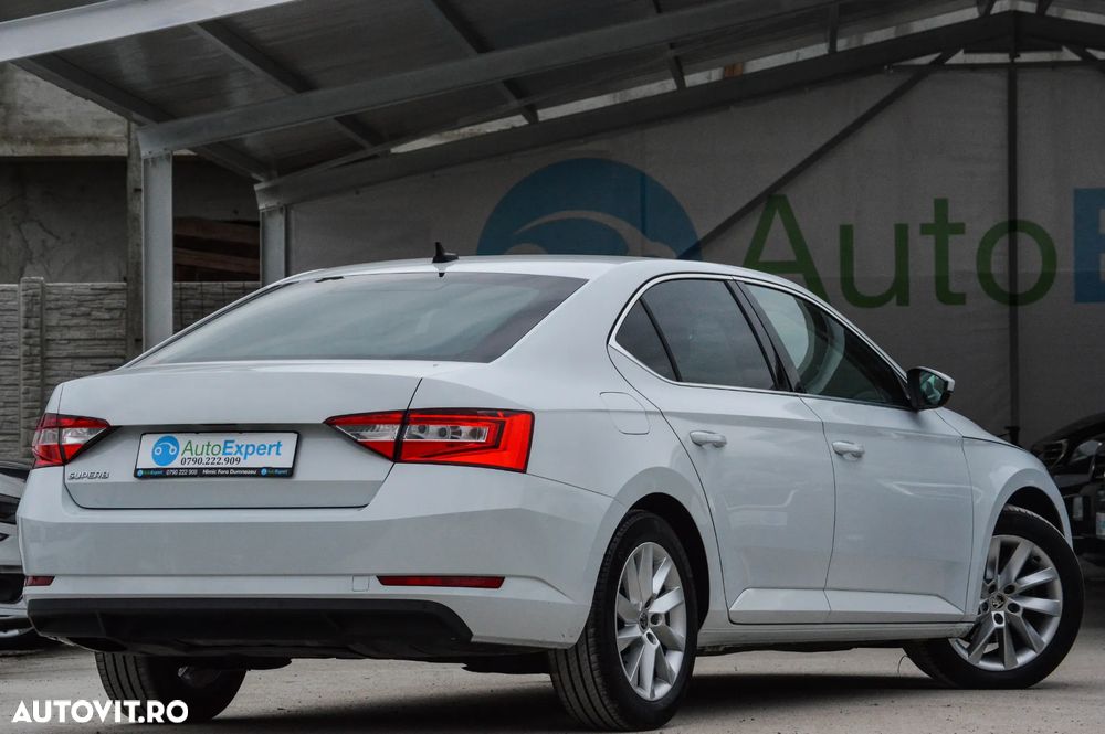 Skoda Superb 2.0 TDI DSG Essence - 30