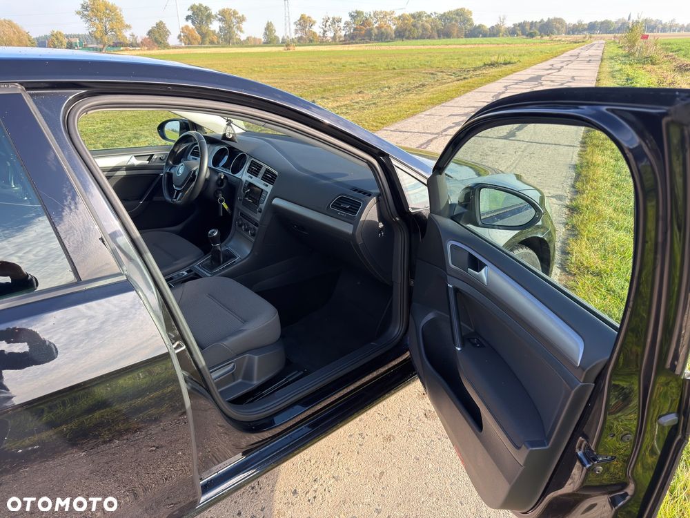 Volkswagen Golf - 23