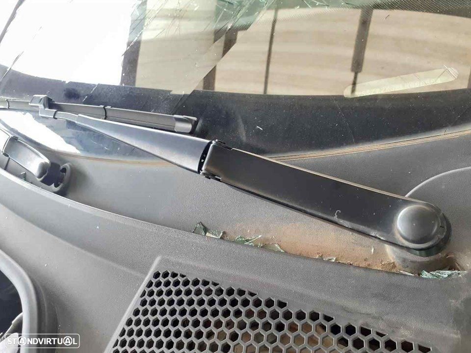 BRAÇO LIMPA-VIDROS ESQUERDO SEAT ARONA KJ - 1