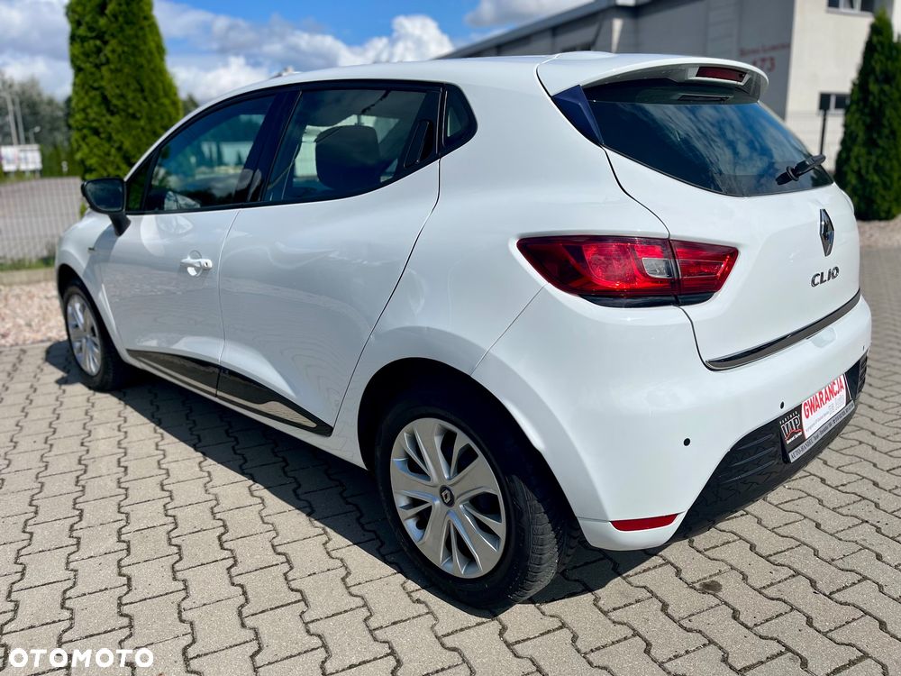 Renault Clio 1.2 16V Limited - 12