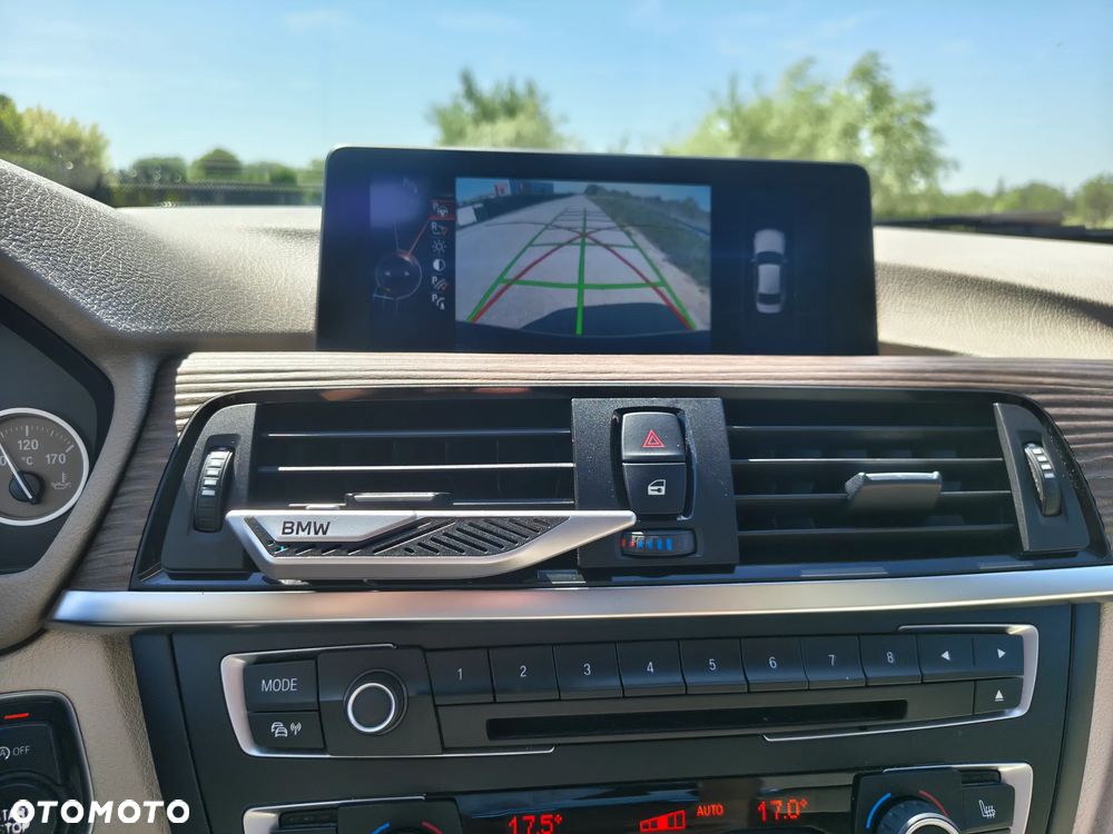 BMW Seria 3 328i xDrive Modern Line - 19