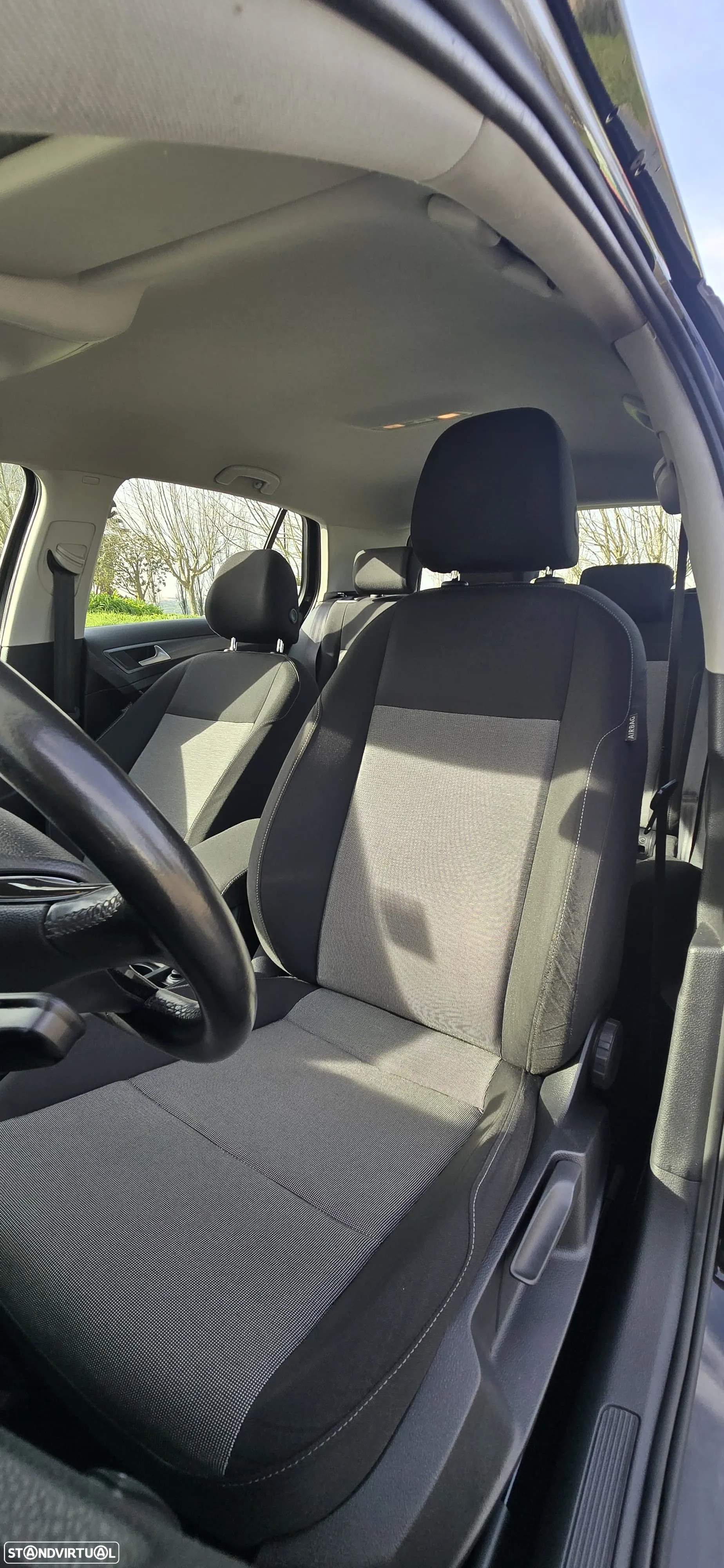 VW Golf 1.6 TDi BlueMotion Confortline - 6