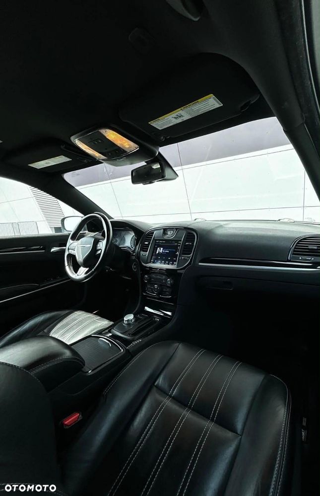 Chrysler 300s - 10