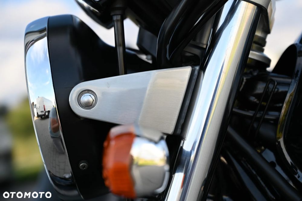 Yamaha XJR - 16