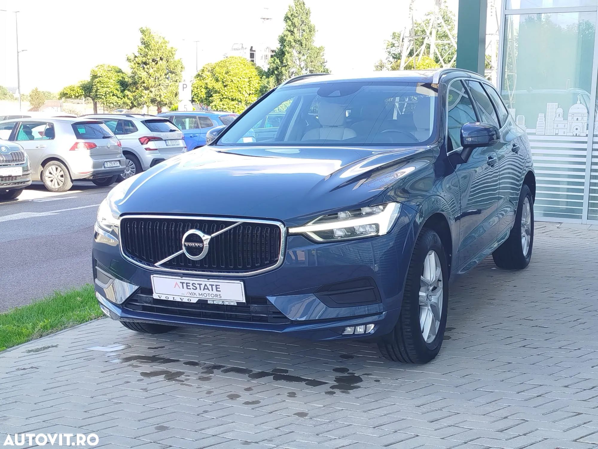 Volvo XC 60 B4 MHEV Momentum Pro - 1