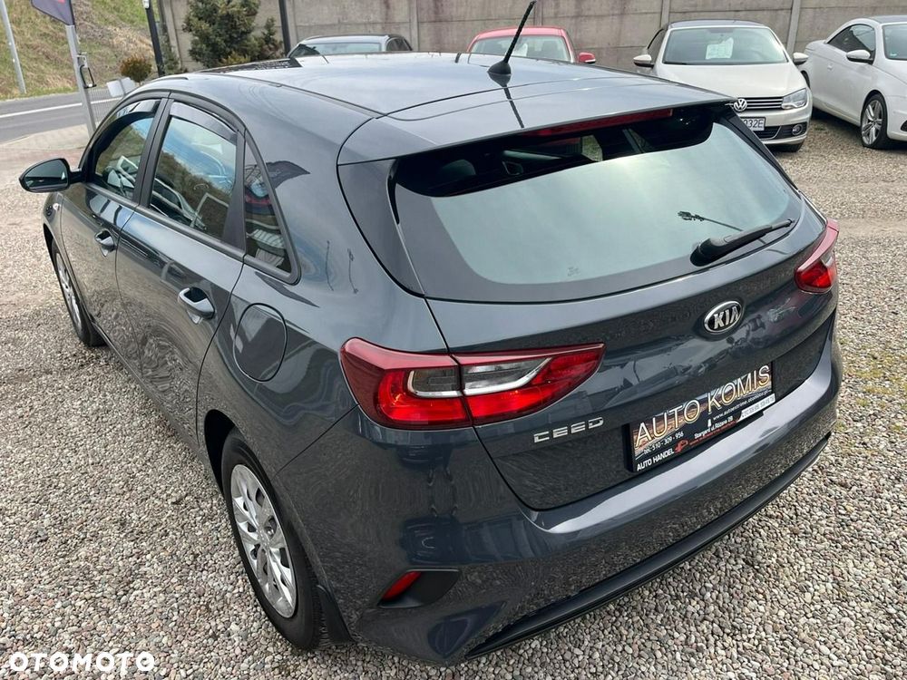 Kia Ceed - 28