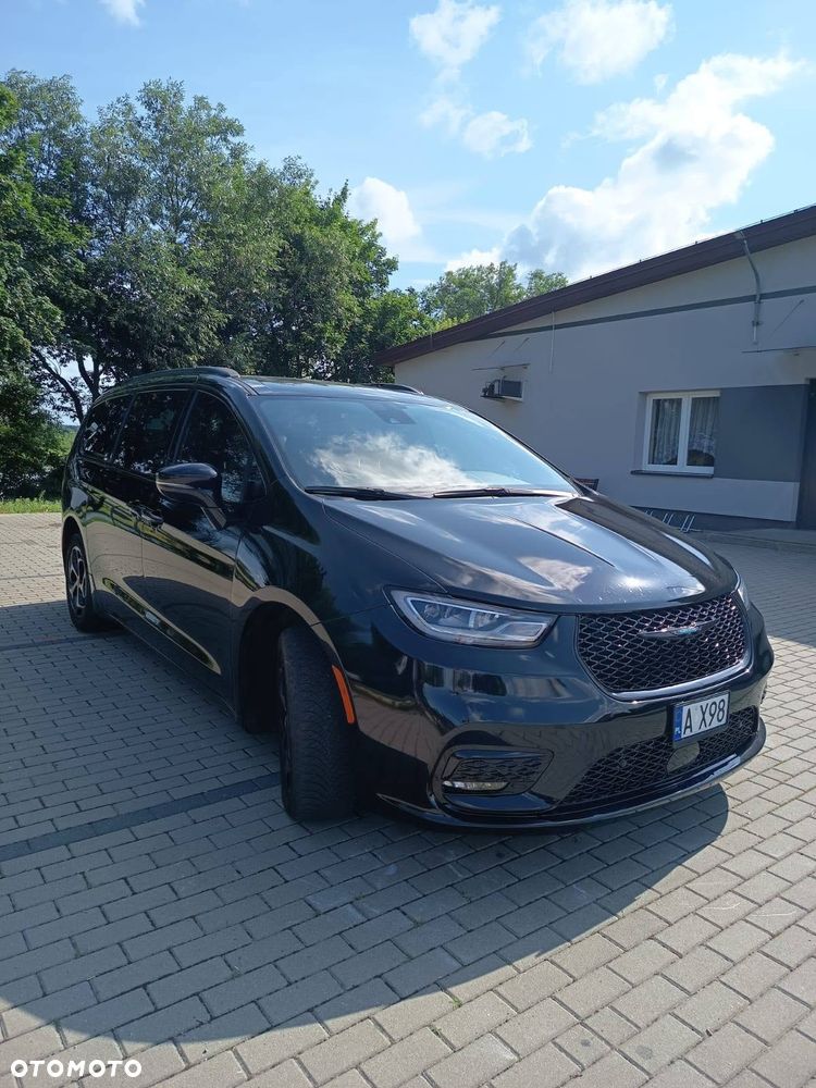 Chrysler Pacifica - 8