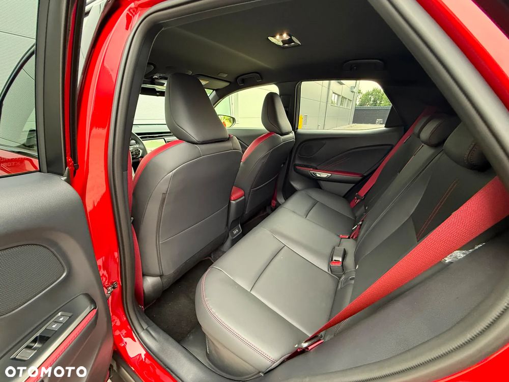 Lexus LBX 1.5 Hybrid Vibrant Edition - 11
