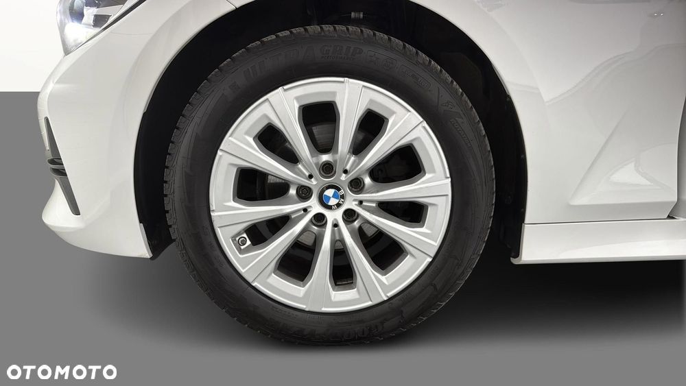 BMW Seria 3 318i Advantage - 20
