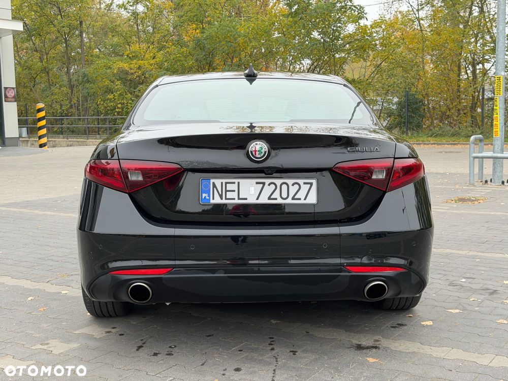 Alfa Romeo Giulia - 6