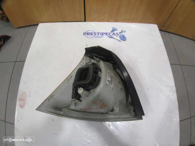 Farol Tras 1K6945096AC VW GOLF 5 GTI 2006 2.0I TURBO 200CV 3P VERMELHO DRT ORIGINAL VALEO - 2