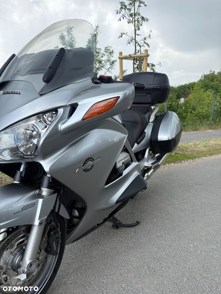 Honda ST - 6